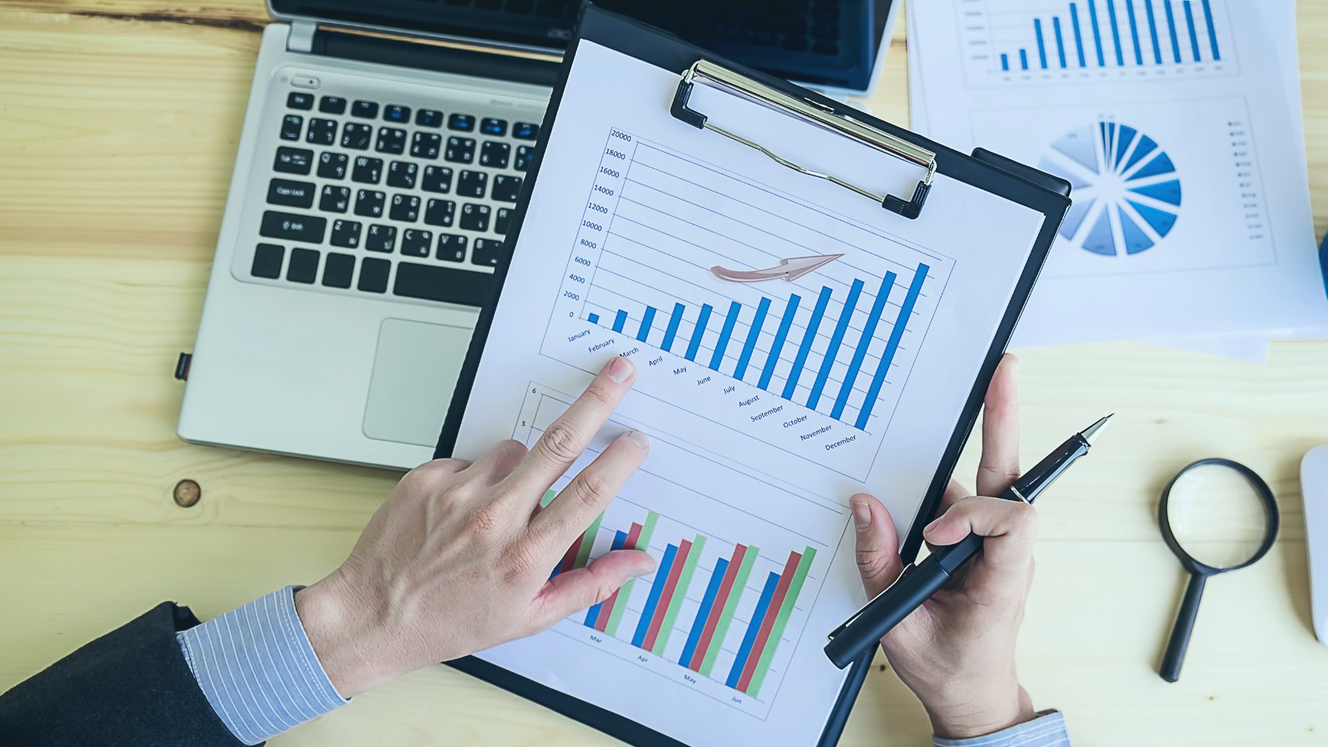 Demand Forecasting Supply chain manager forecasting demand